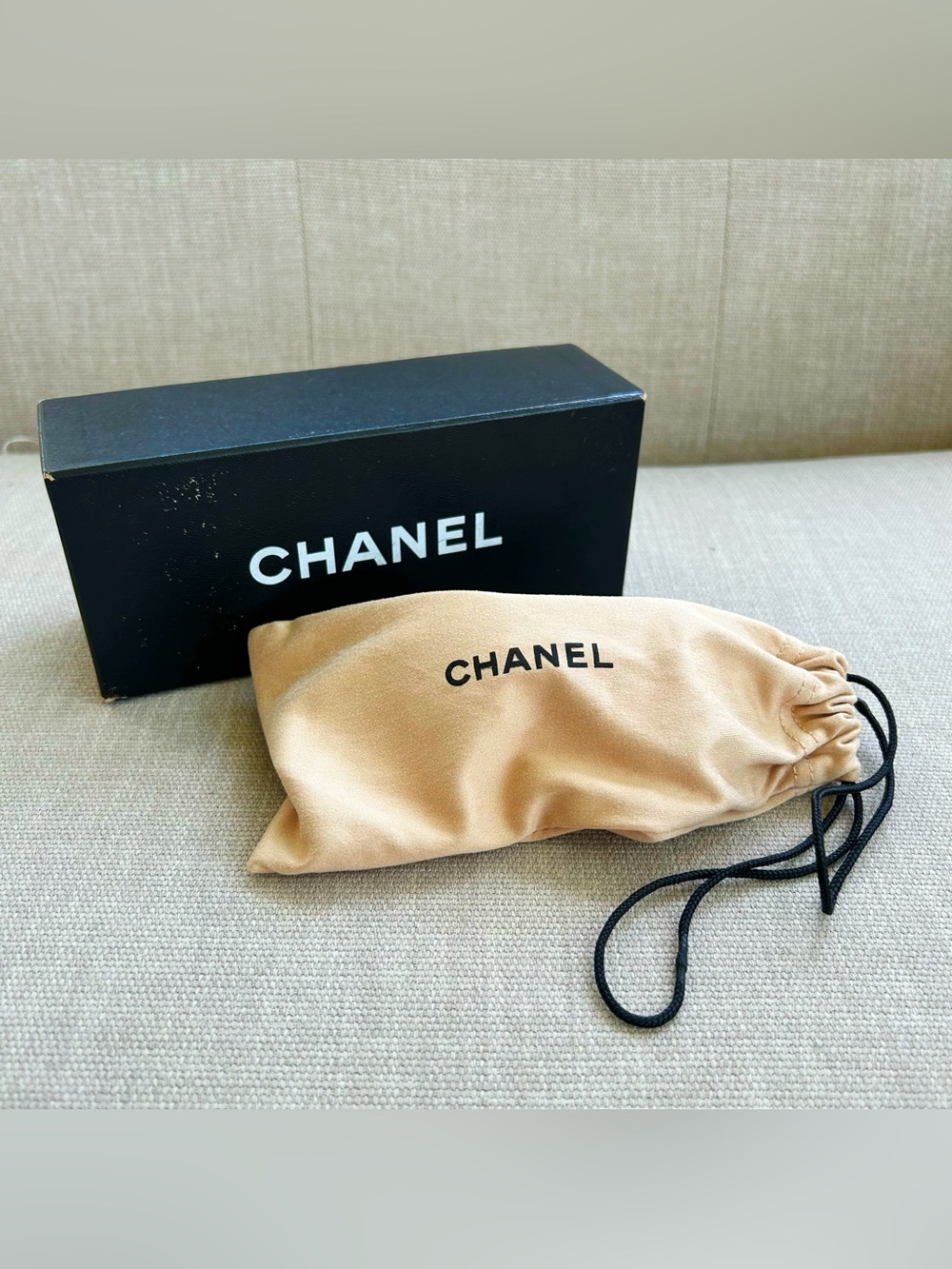 Authentic 90’s VINTAGE CHANEL Rimless Square Sunglasses in Black Gradient - Picture 13 of 15